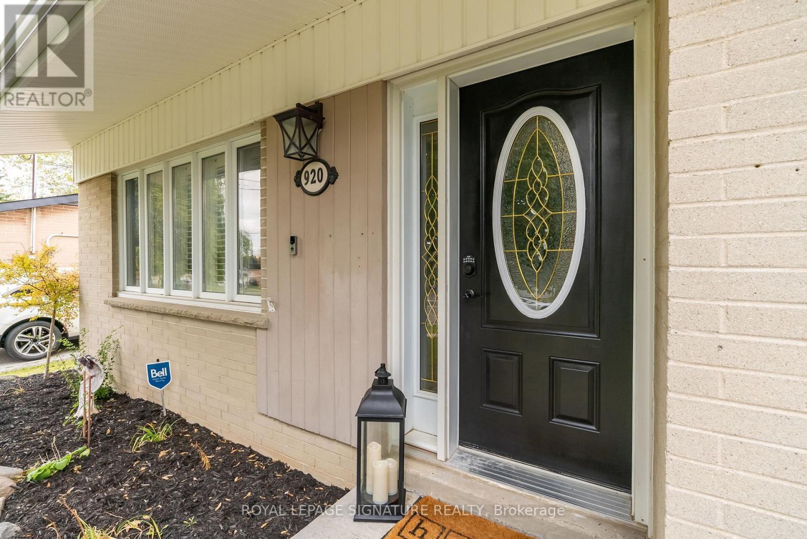 920 GREENWOOD CRES
