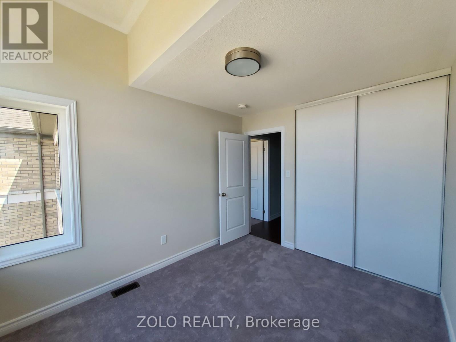 72 DOUET LANE