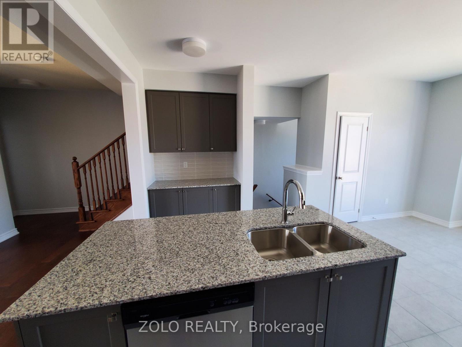 72 DOUET LANE