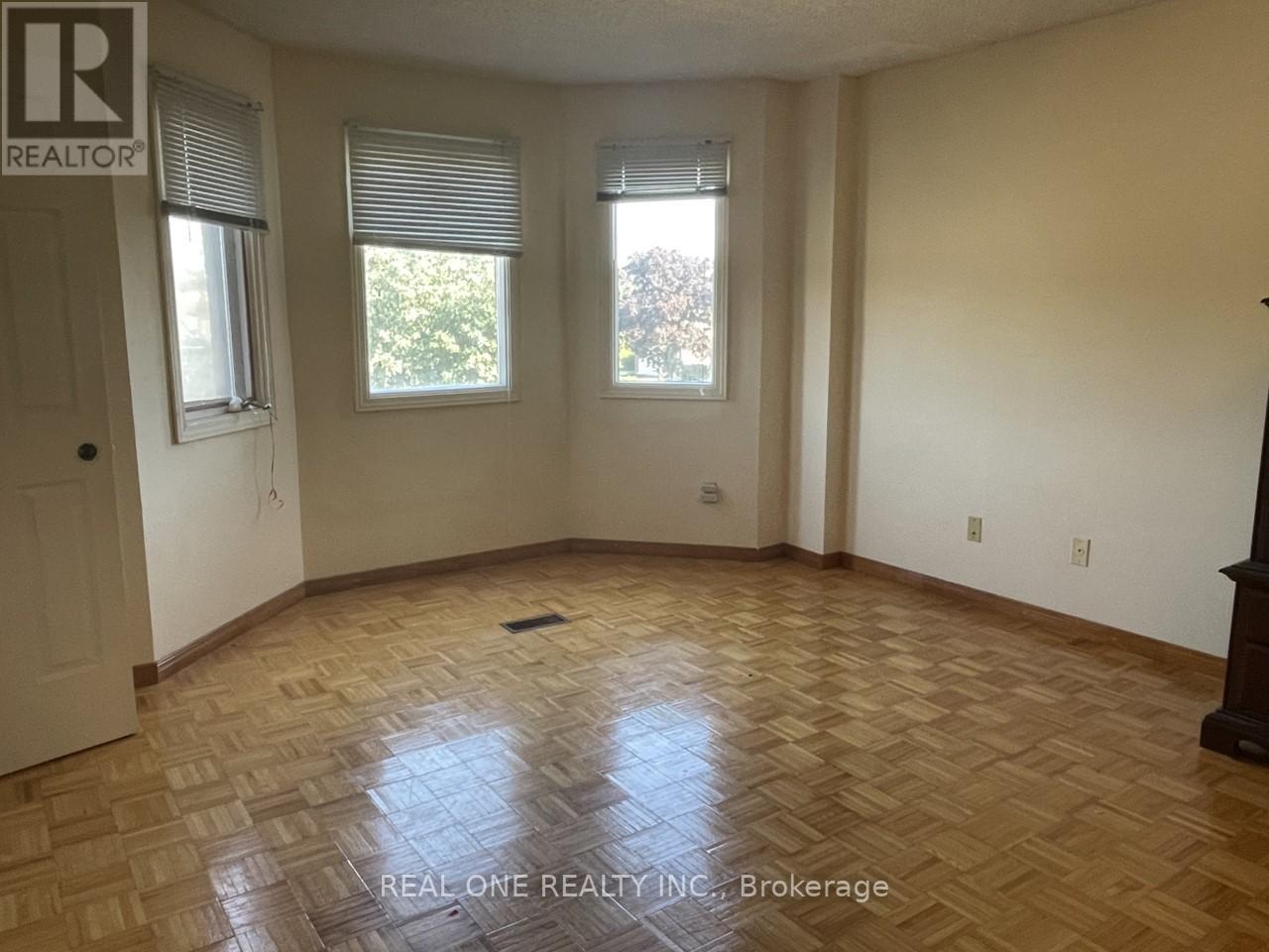 4 WOOD DR