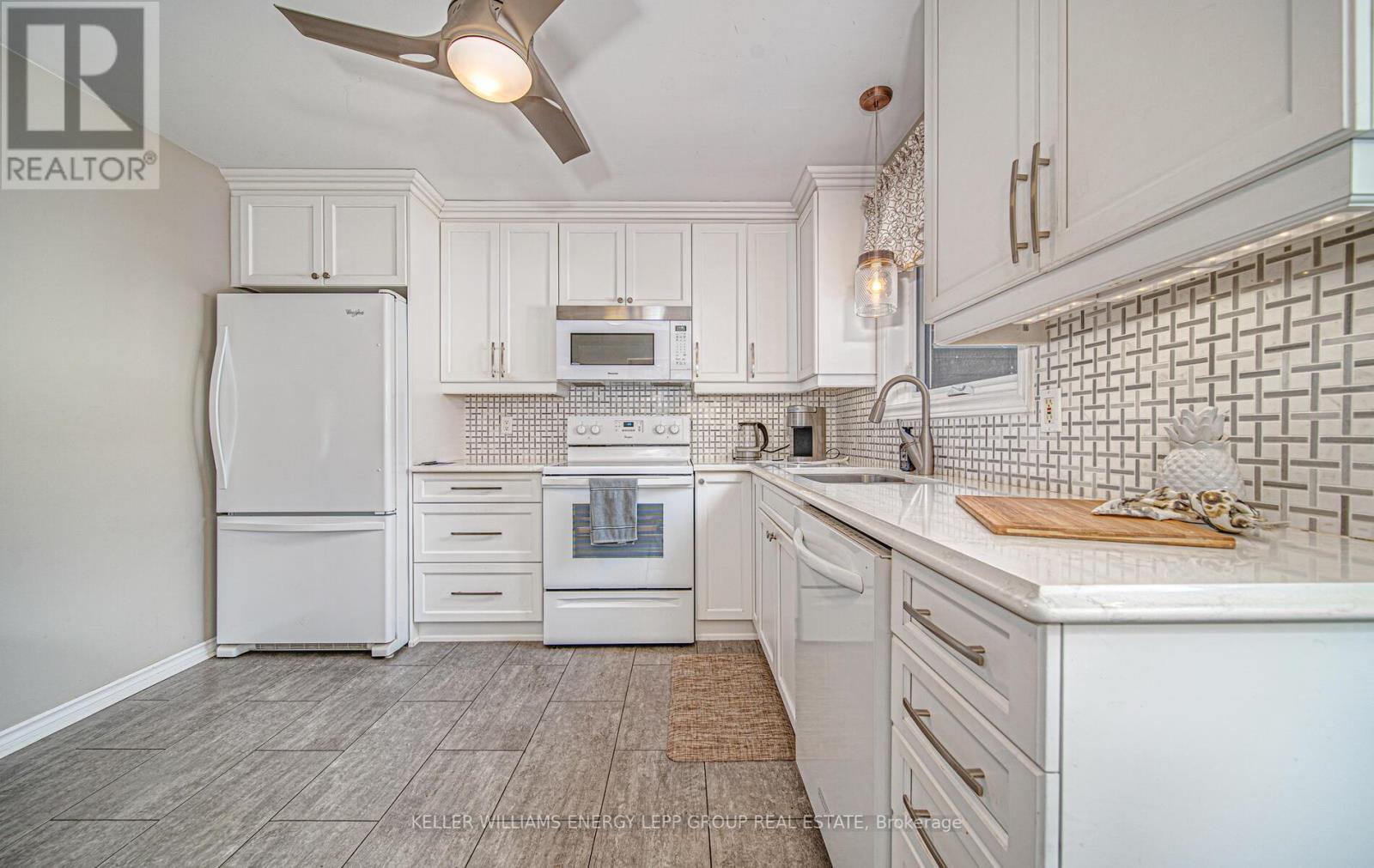 386 ROSEDALE DR