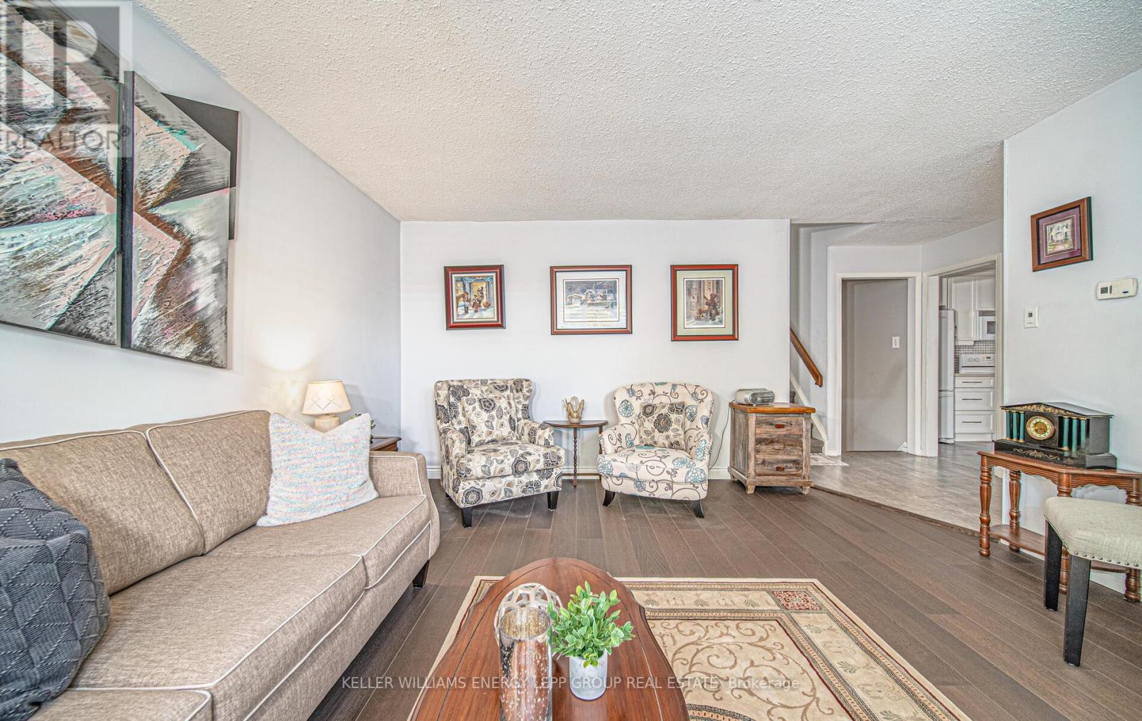 386 ROSEDALE DR