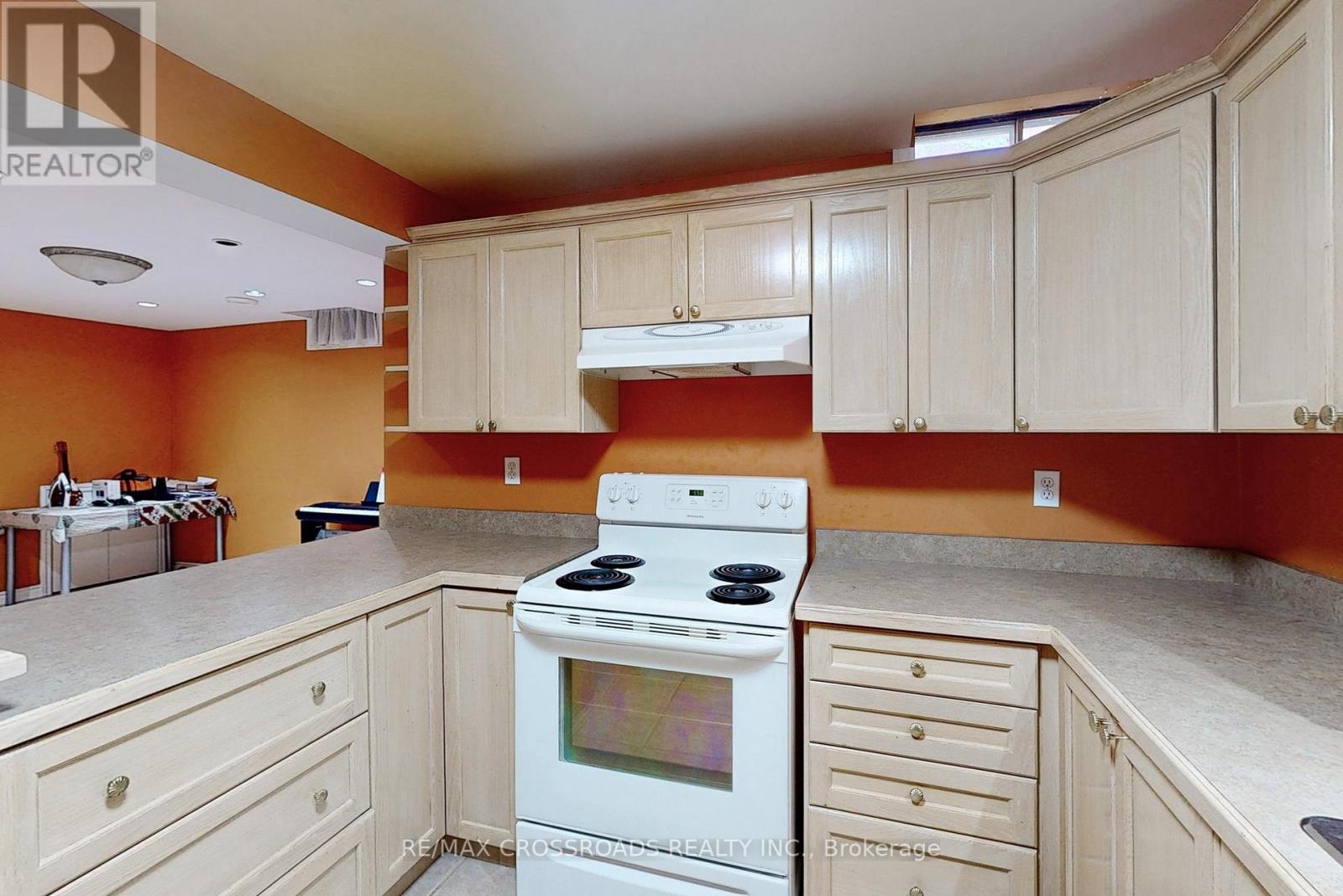 66 PARNELL CRES