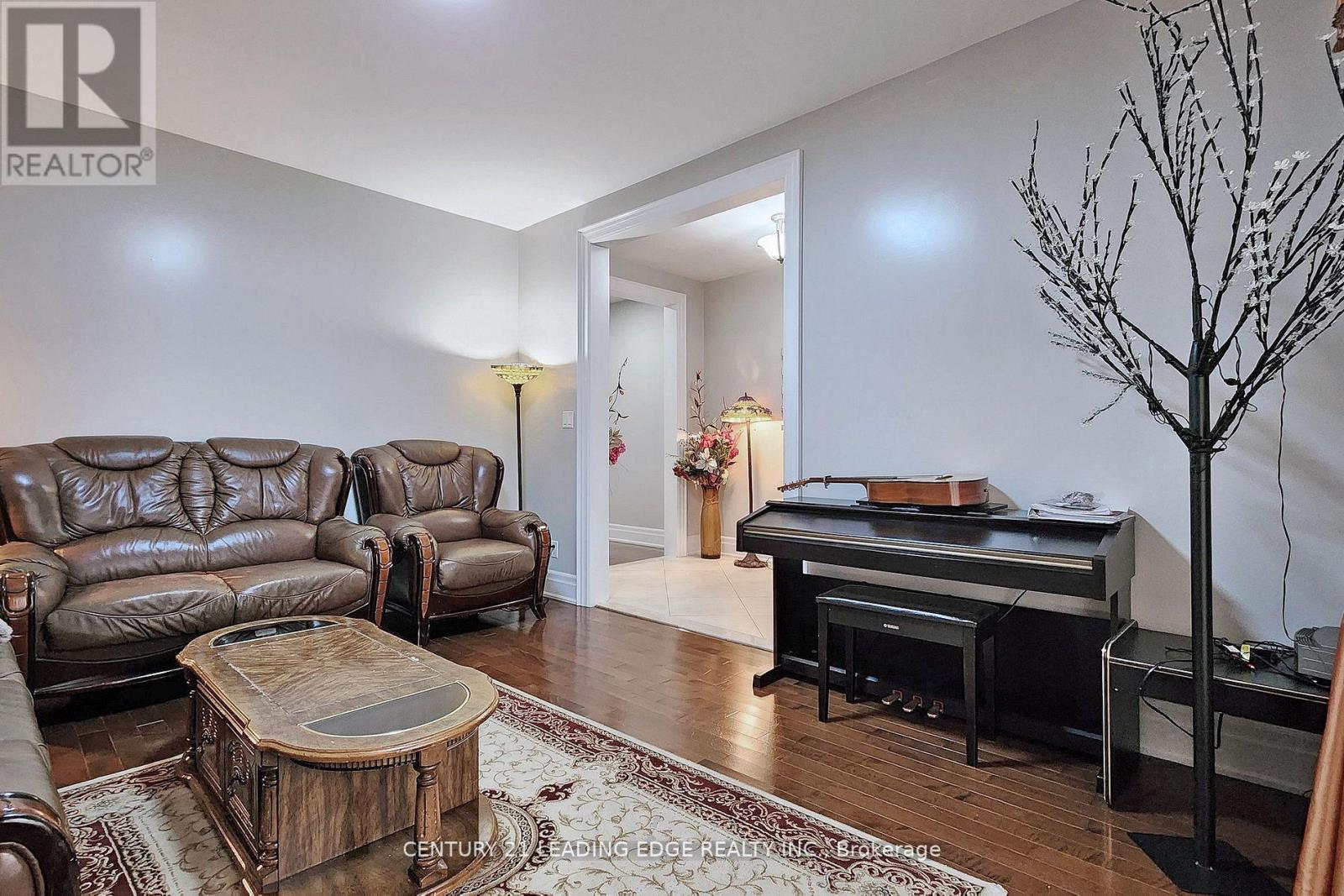 473 OAKWOOD DR