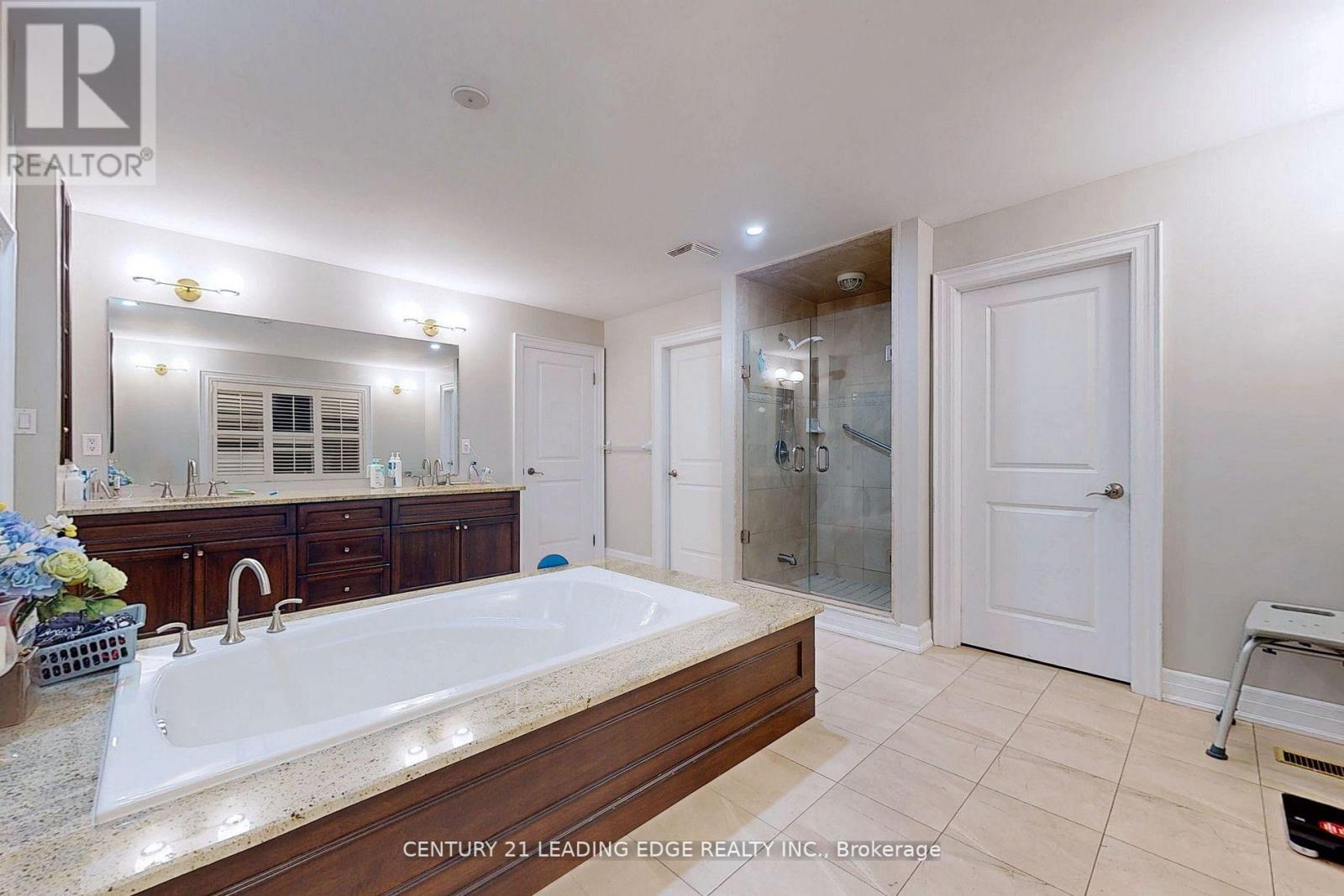 473 OAKWOOD DR