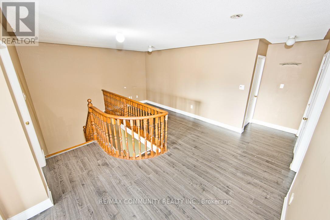 10 HINSLEY CRES
