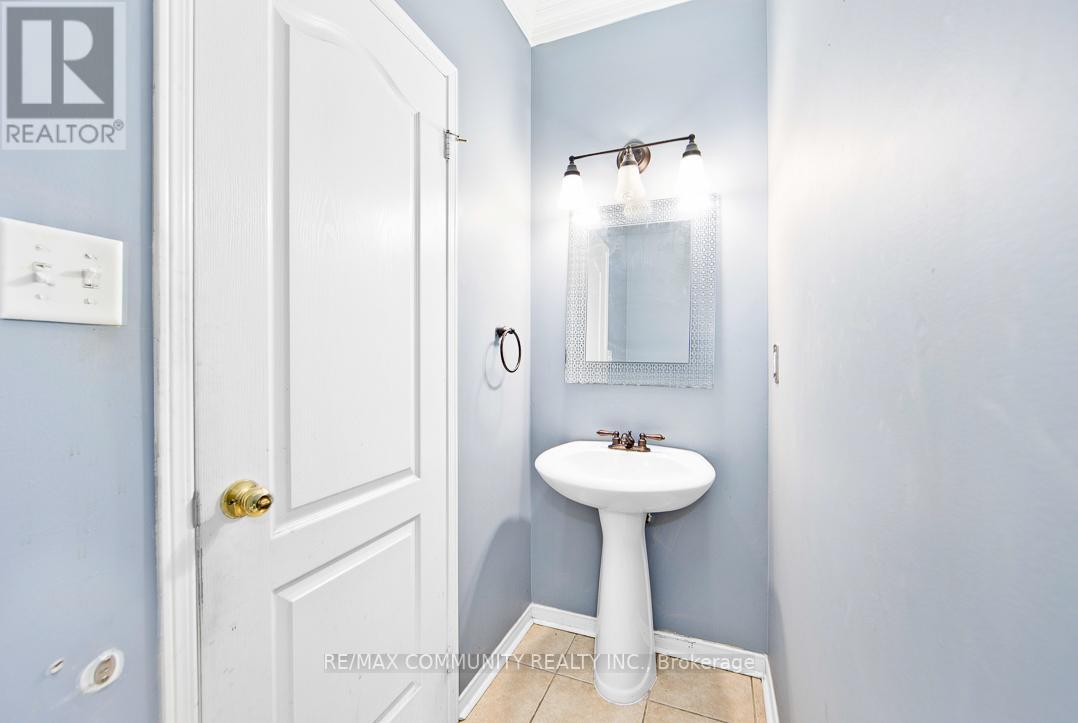 10 HINSLEY CRES