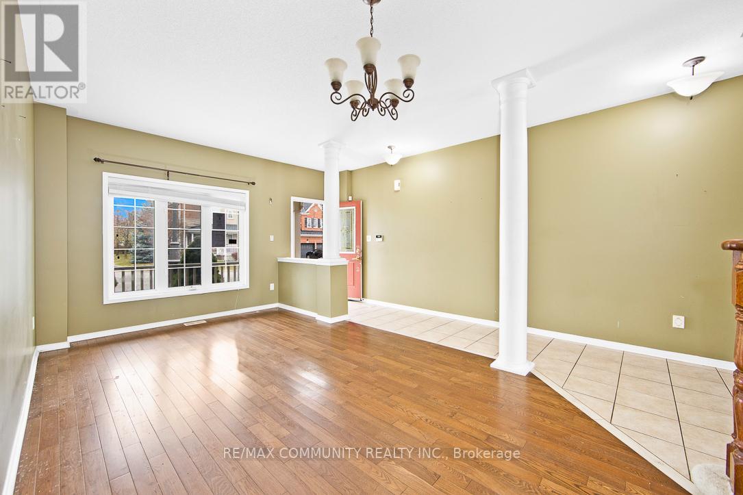 10 HINSLEY CRES