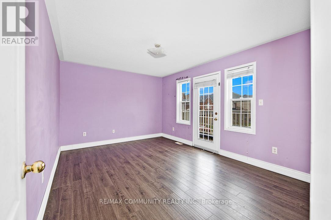 10 HINSLEY CRES