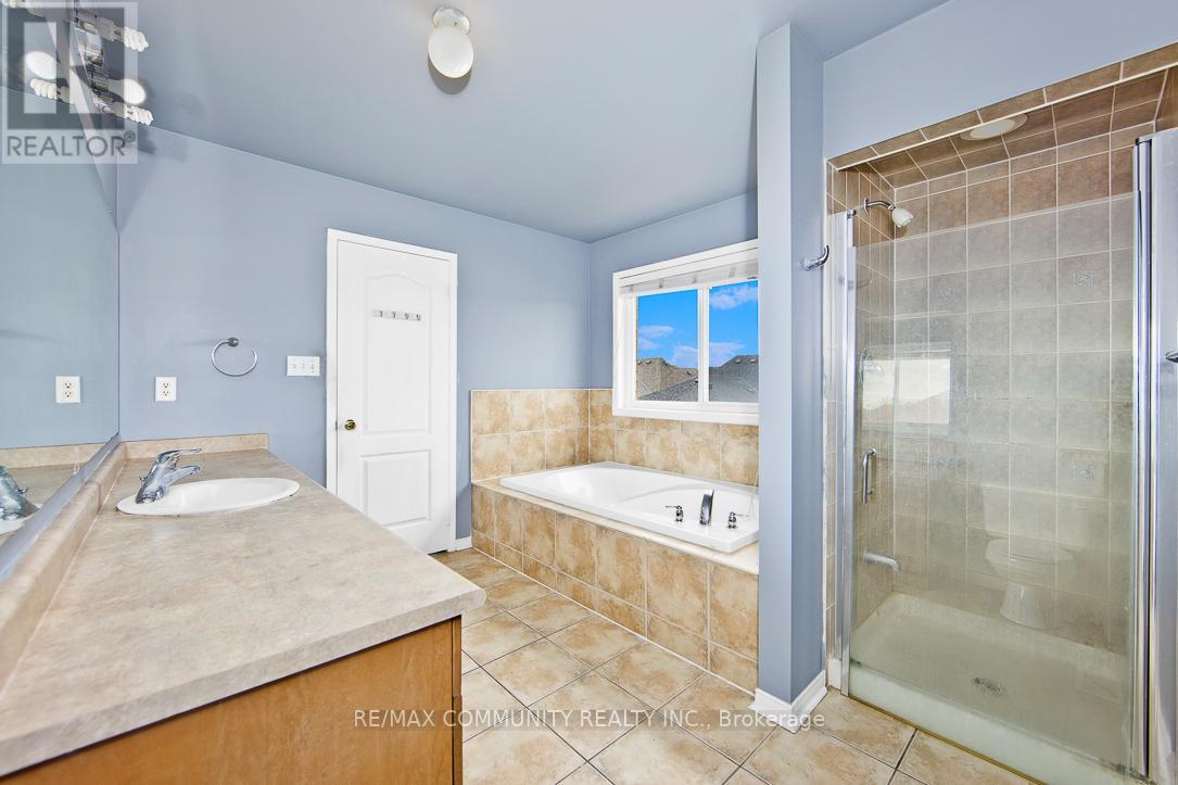 10 HINSLEY CRES