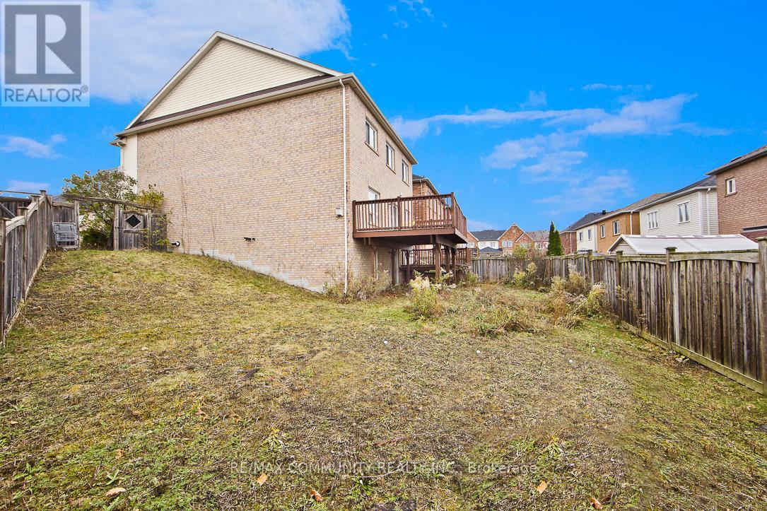 10 HINSLEY CRES
