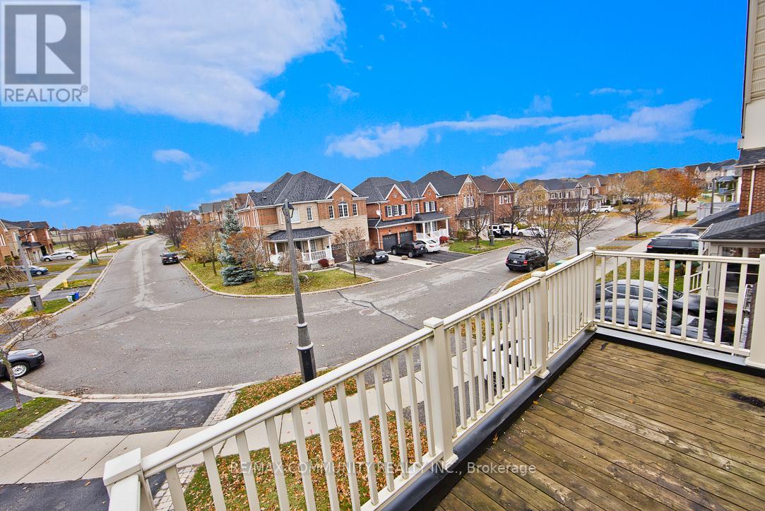 10 HINSLEY CRES