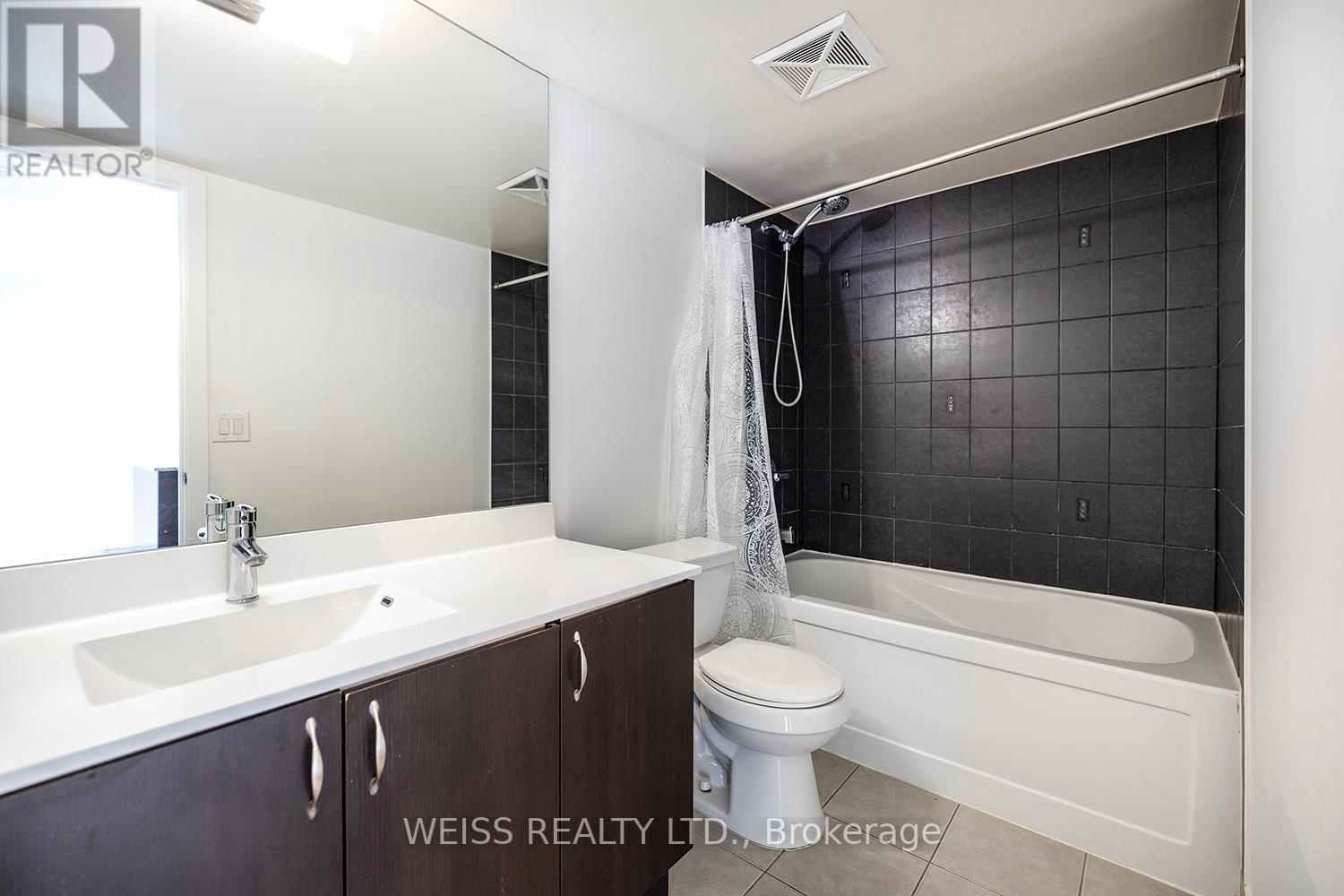 #616 -1235 BAYLY ST, #616