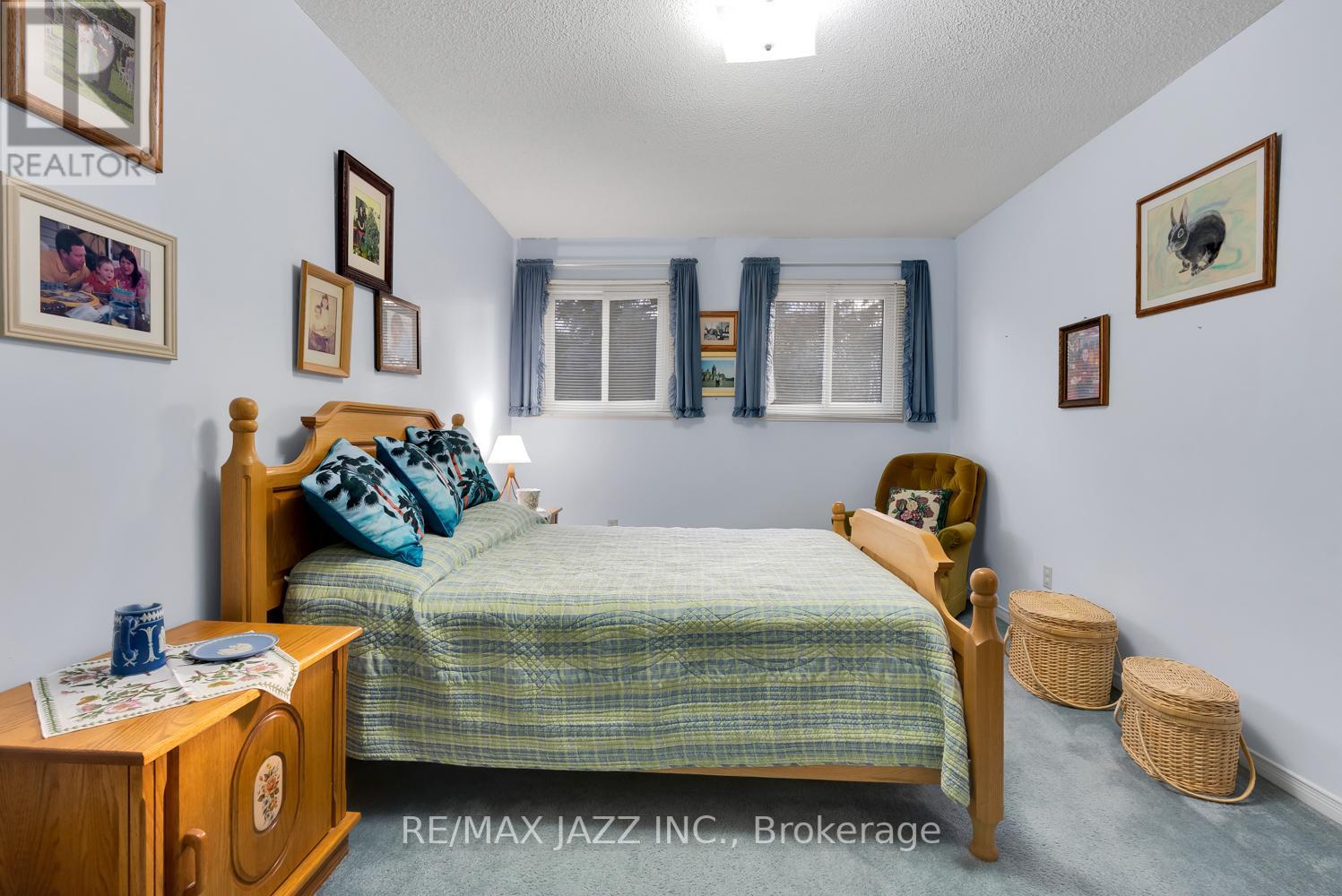 543 BRADLEY DR