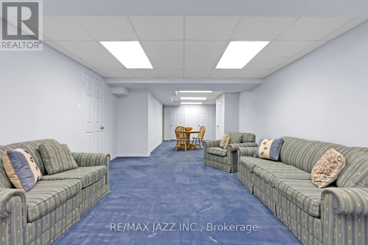 543 BRADLEY DR
