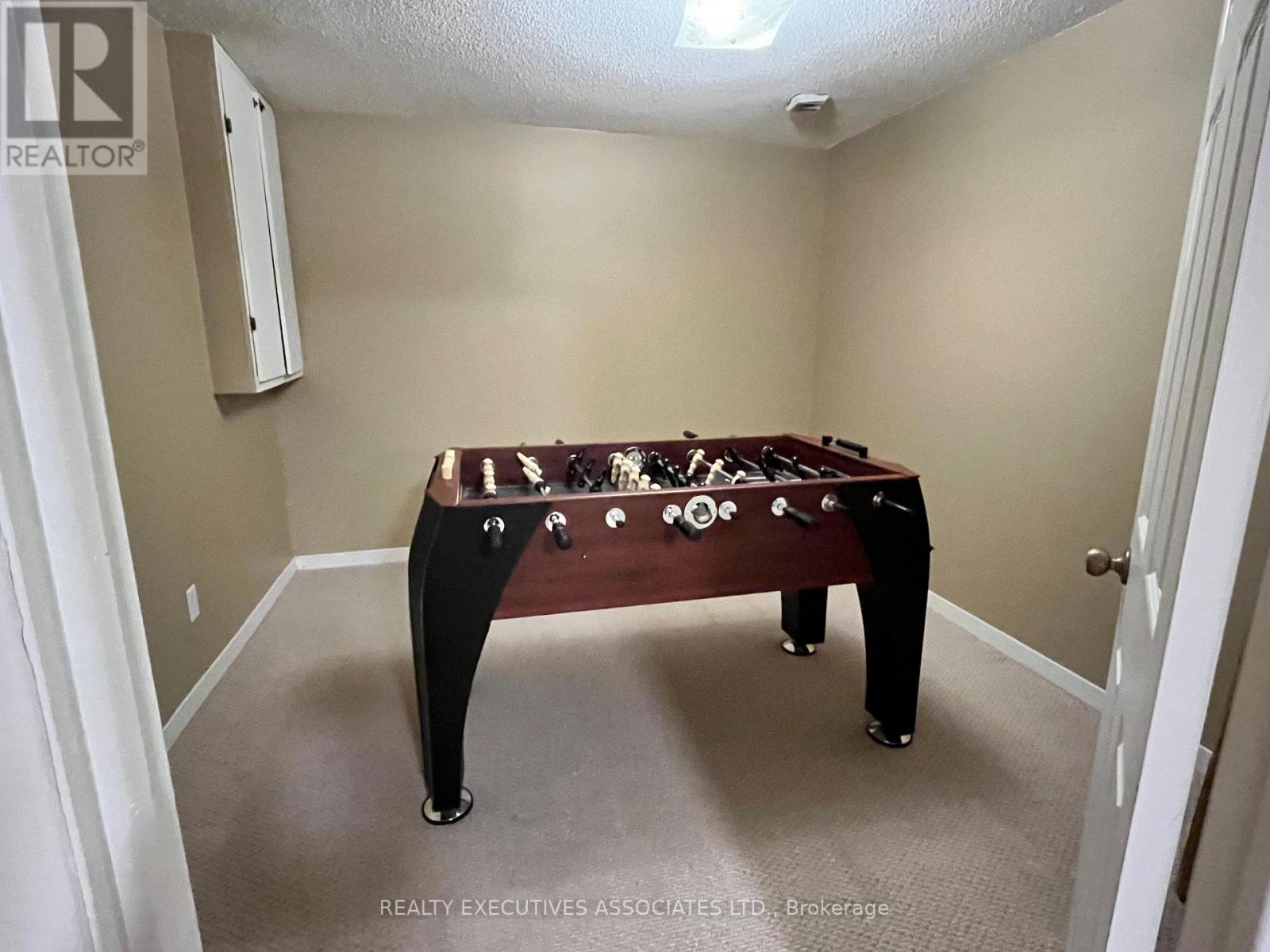 26 HIALEAH CRES