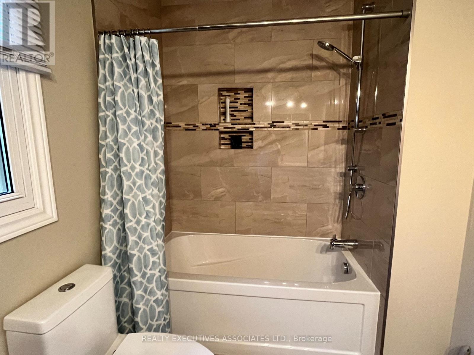 26 HIALEAH CRES