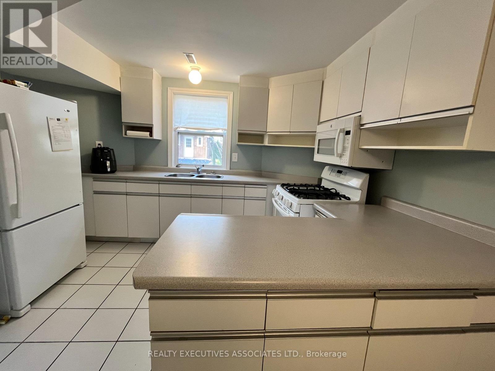 26 HIALEAH CRES