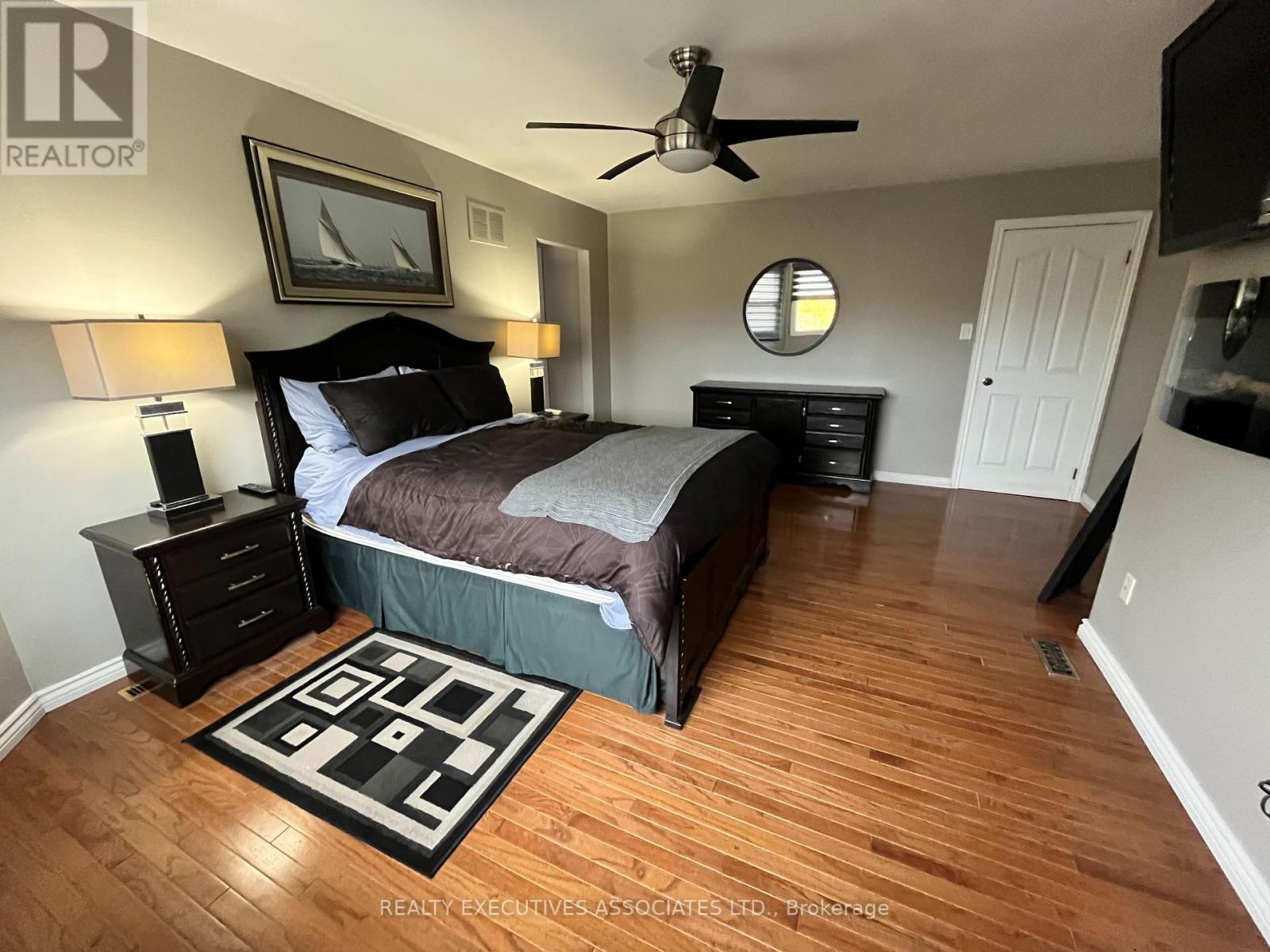 26 HIALEAH CRES