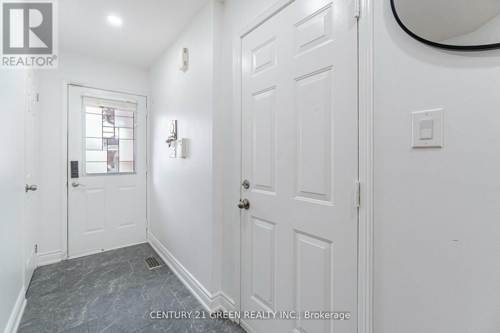 1610 AUTUMN CRES