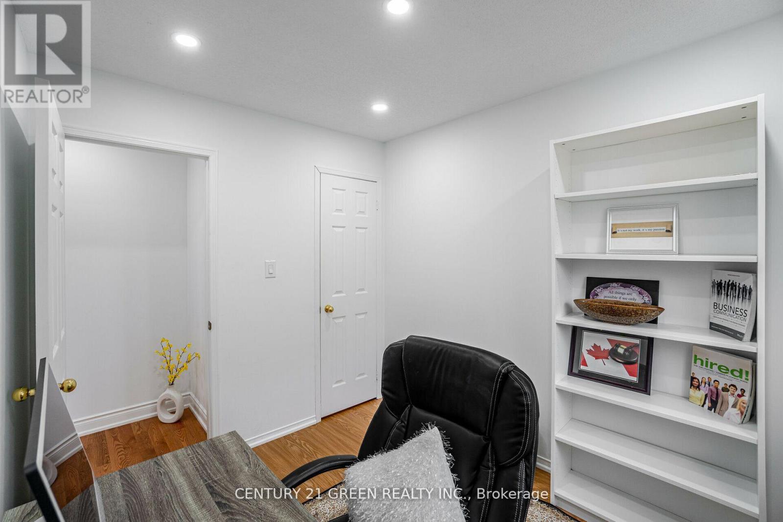 1610 AUTUMN CRES