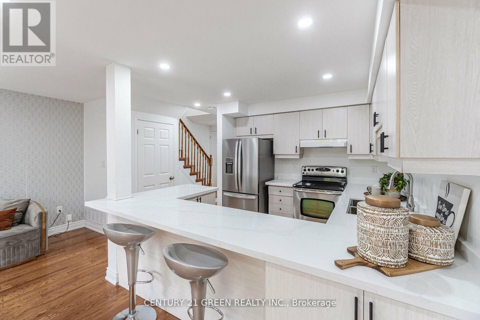1610 AUTUMN CRES