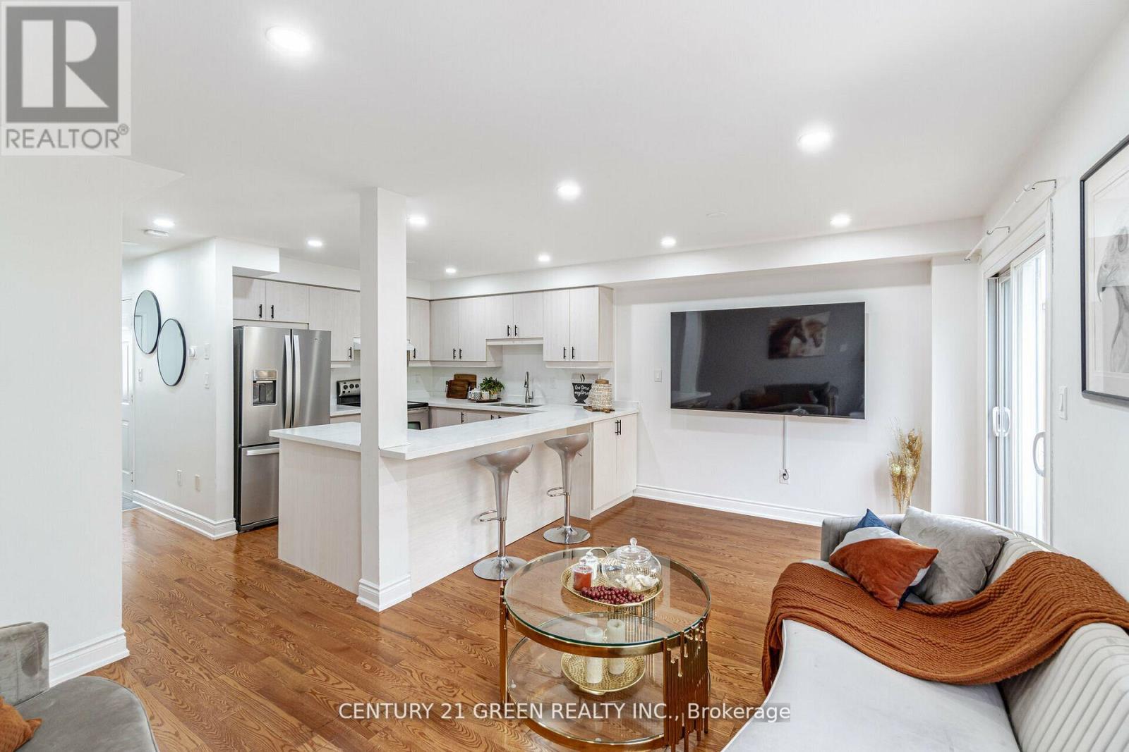 1610 AUTUMN CRES