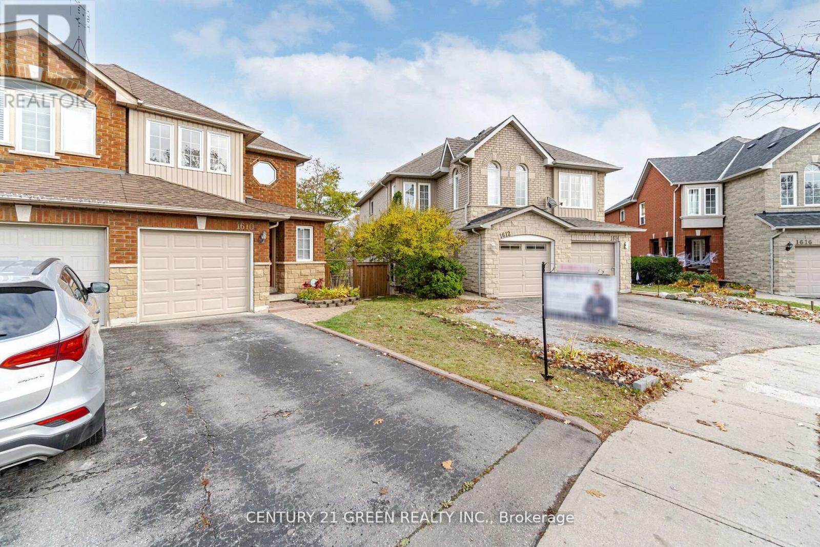 1610 AUTUMN CRES