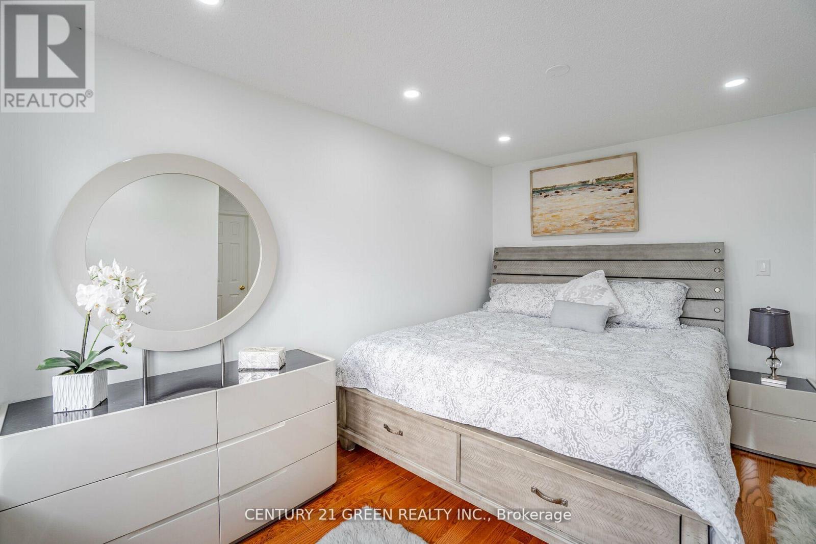 1610 AUTUMN CRES