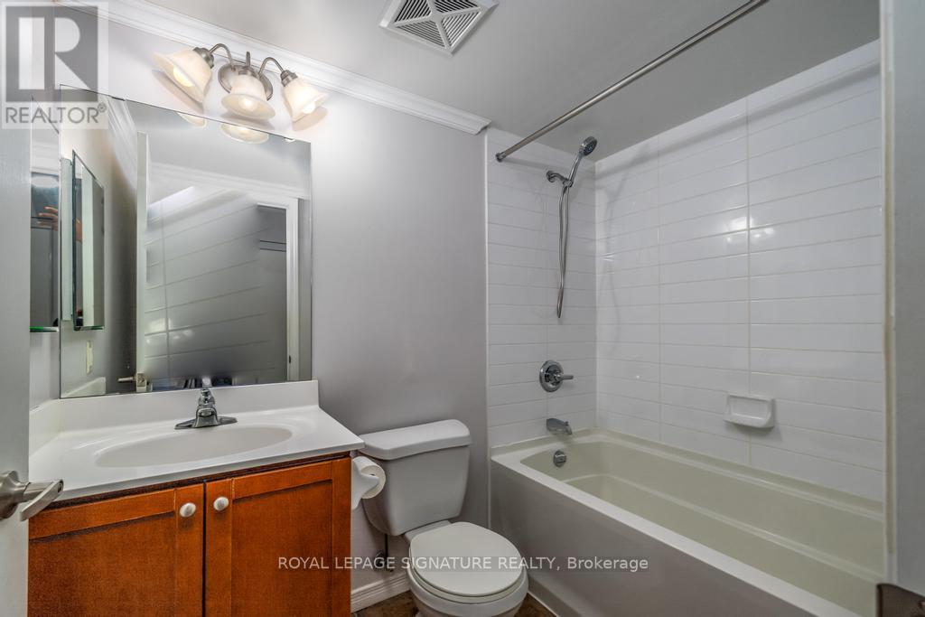 #712 -340 WATSON ST W, #712