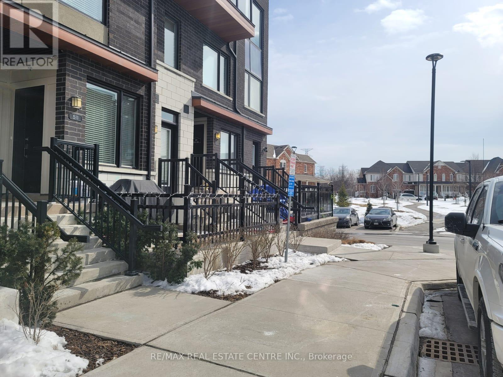 #512 -1555 KINGSTON RD, #512
