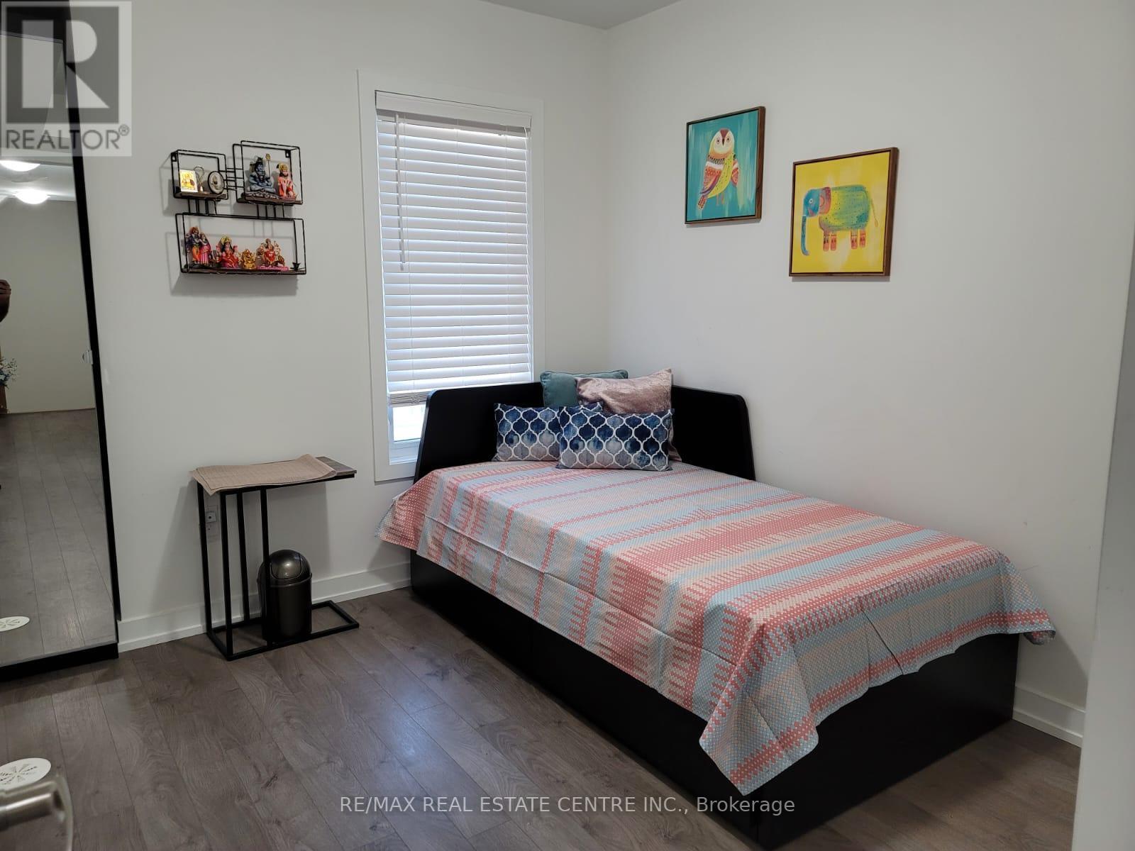 #512 -1555 KINGSTON RD, #512