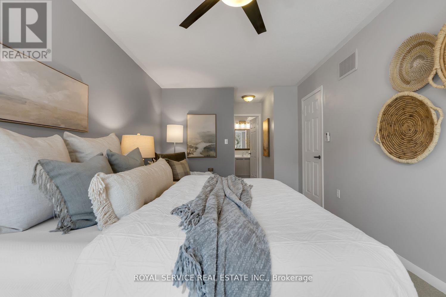 #102 -1250 ST.MARTINS DR, #102