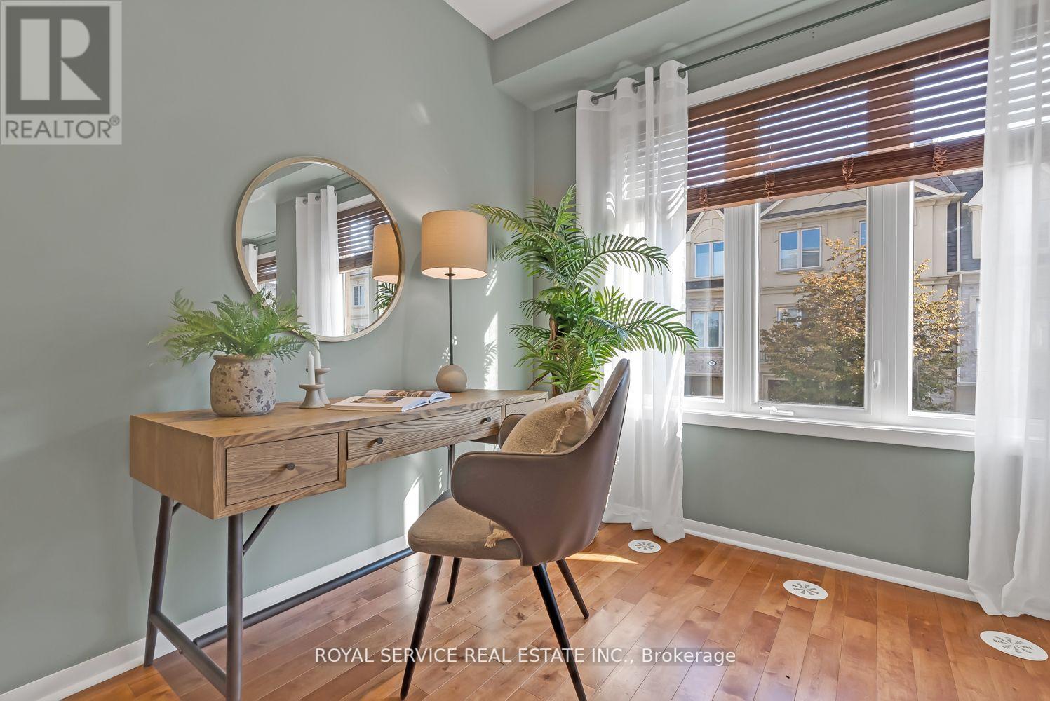 #102 -1250 ST.MARTINS DR, #102