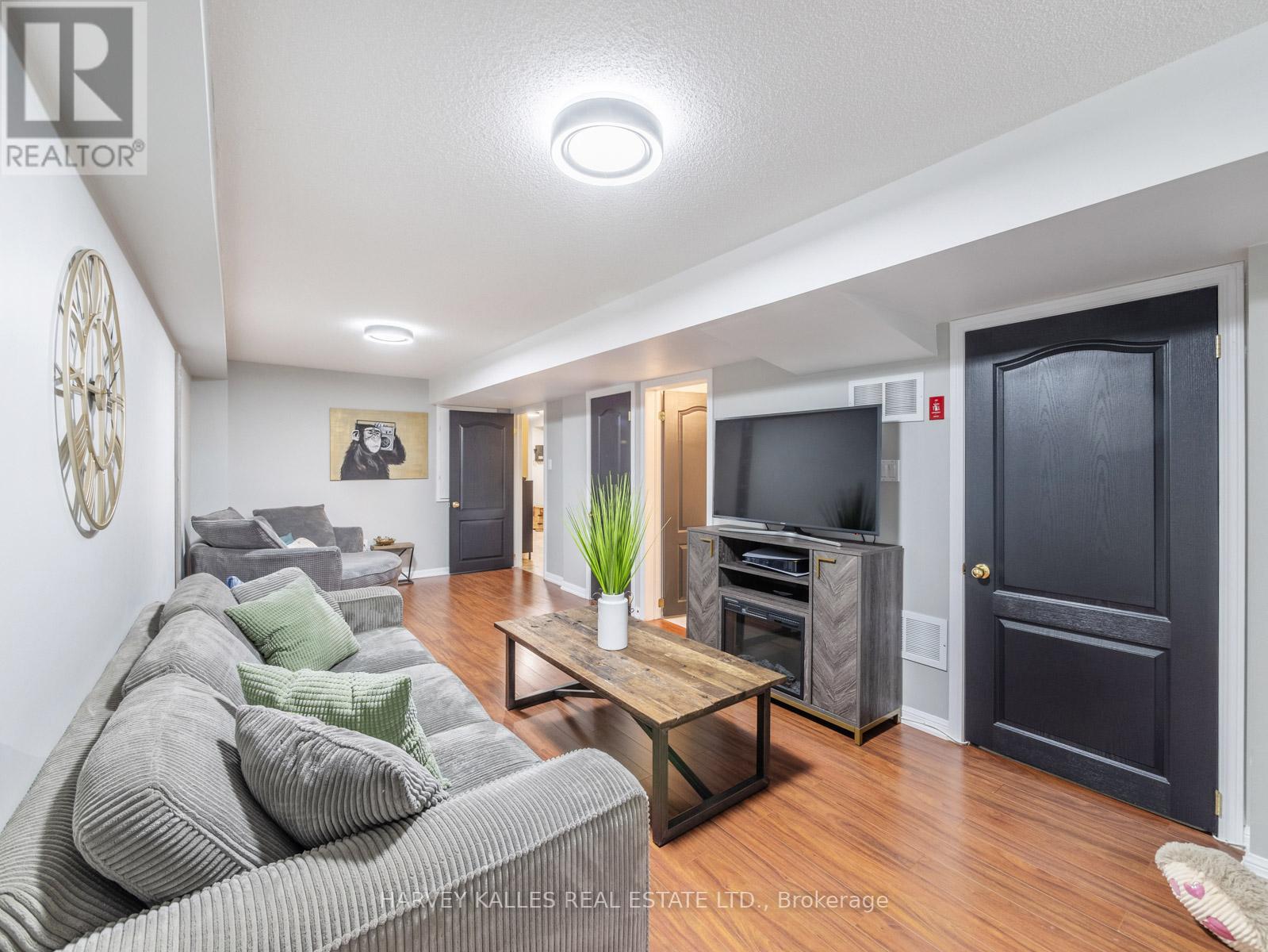 83 BARKDALE WAY