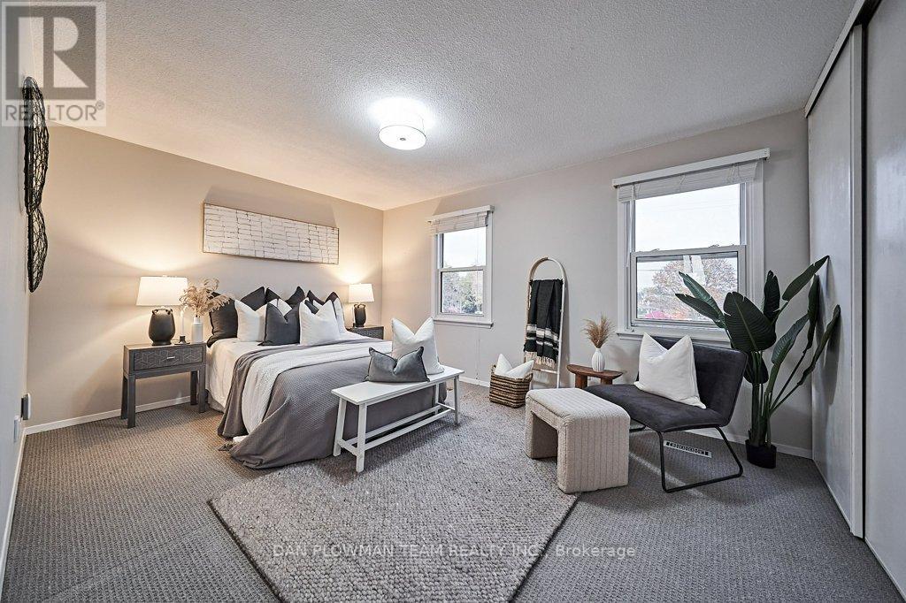 714 PICKERING BEACH RD