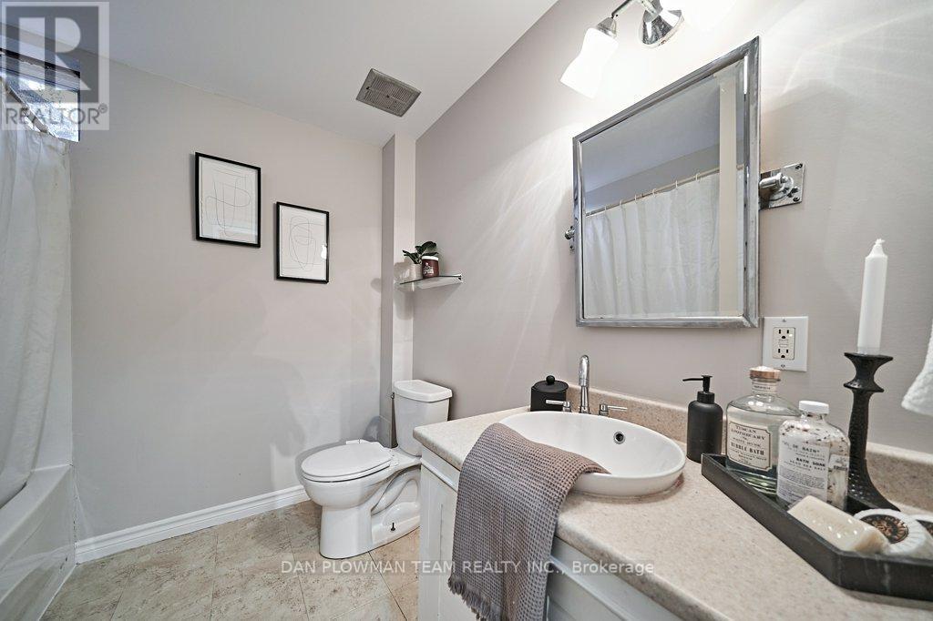 714 PICKERING BEACH RD