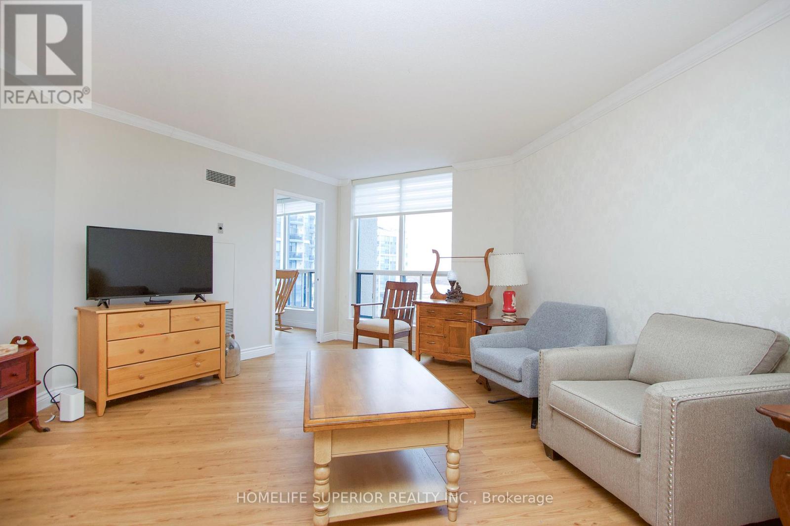#903 -360 WATSON ST W, #903