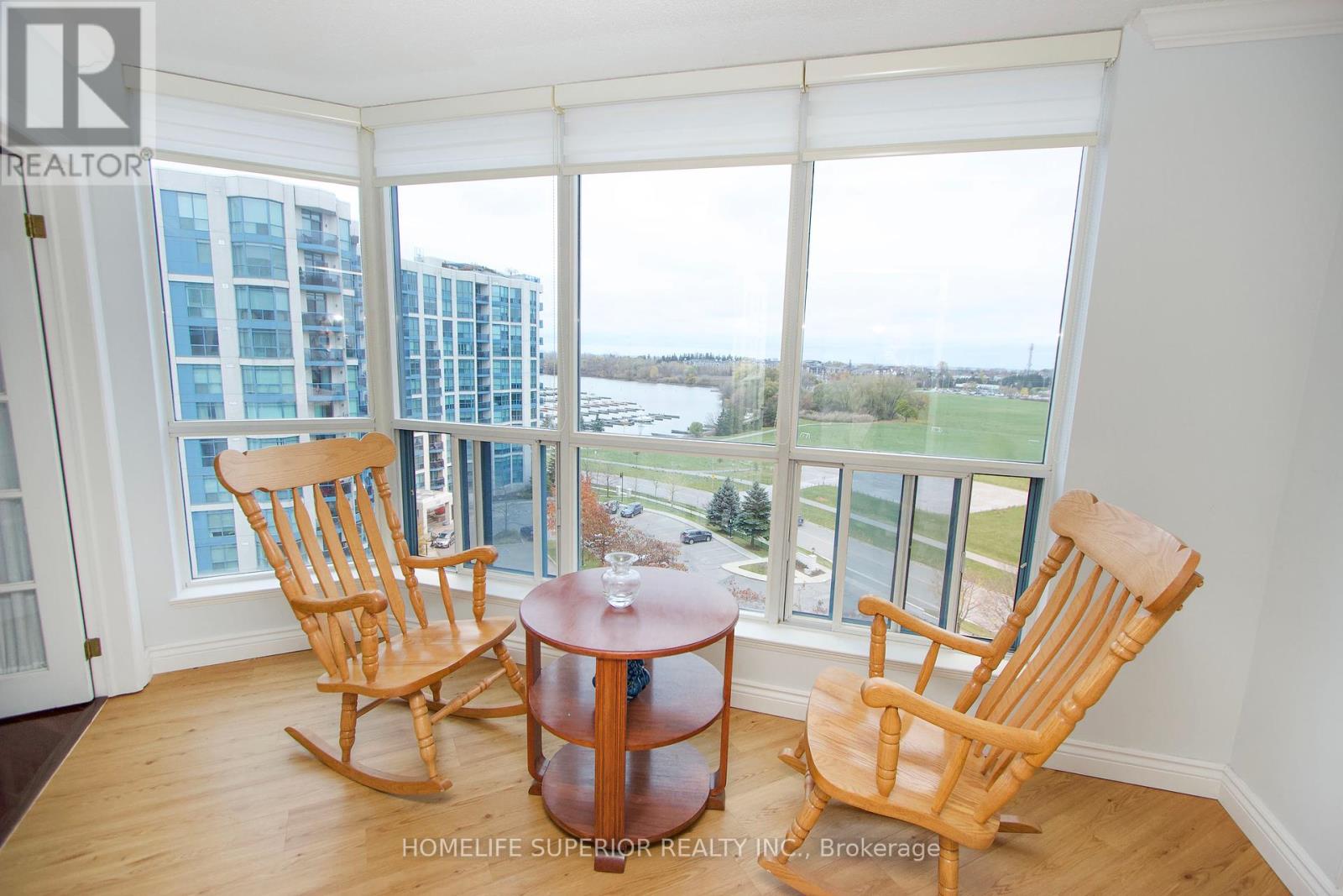 #903 -360 WATSON ST W, #903