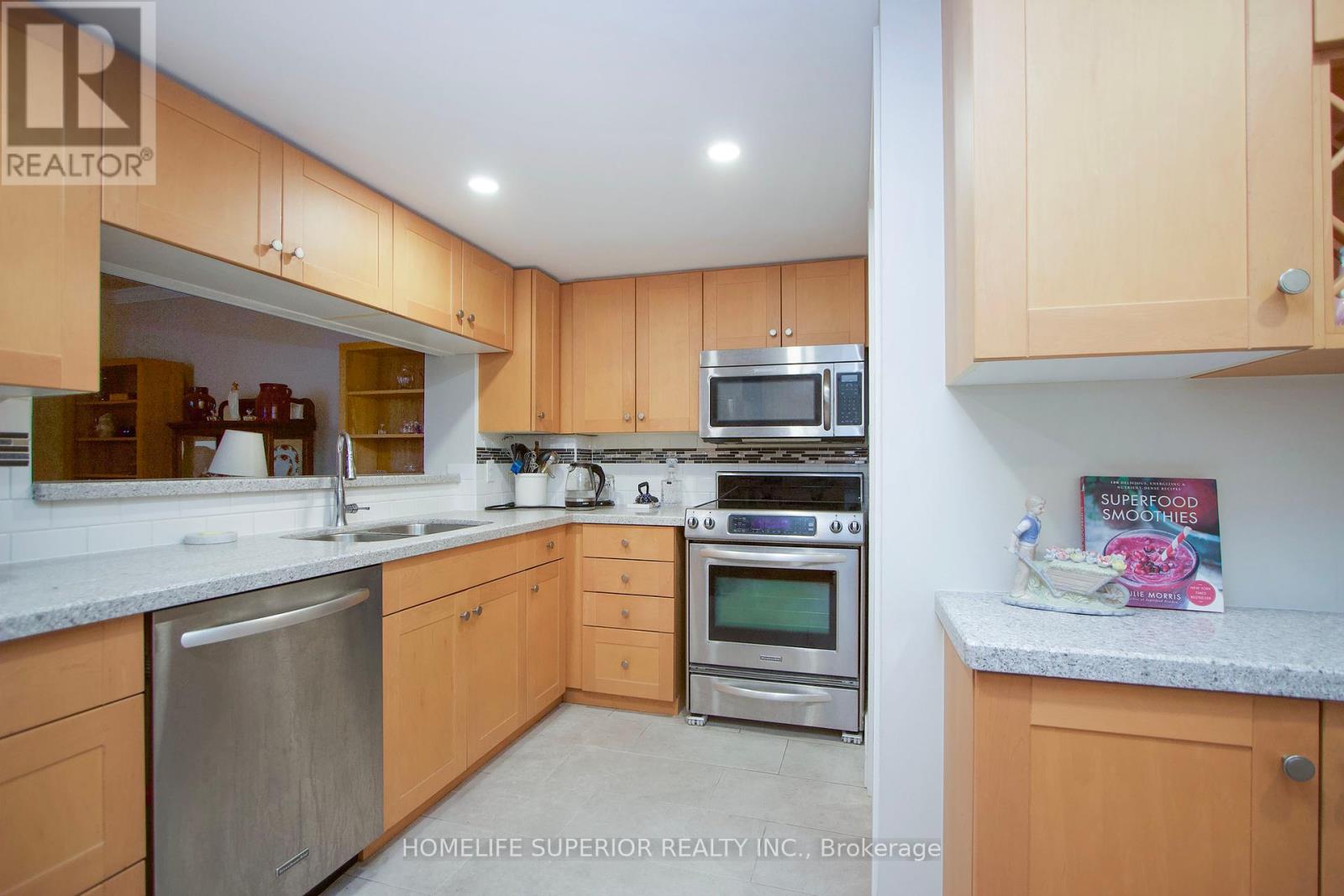 #903 -360 WATSON ST W, #903