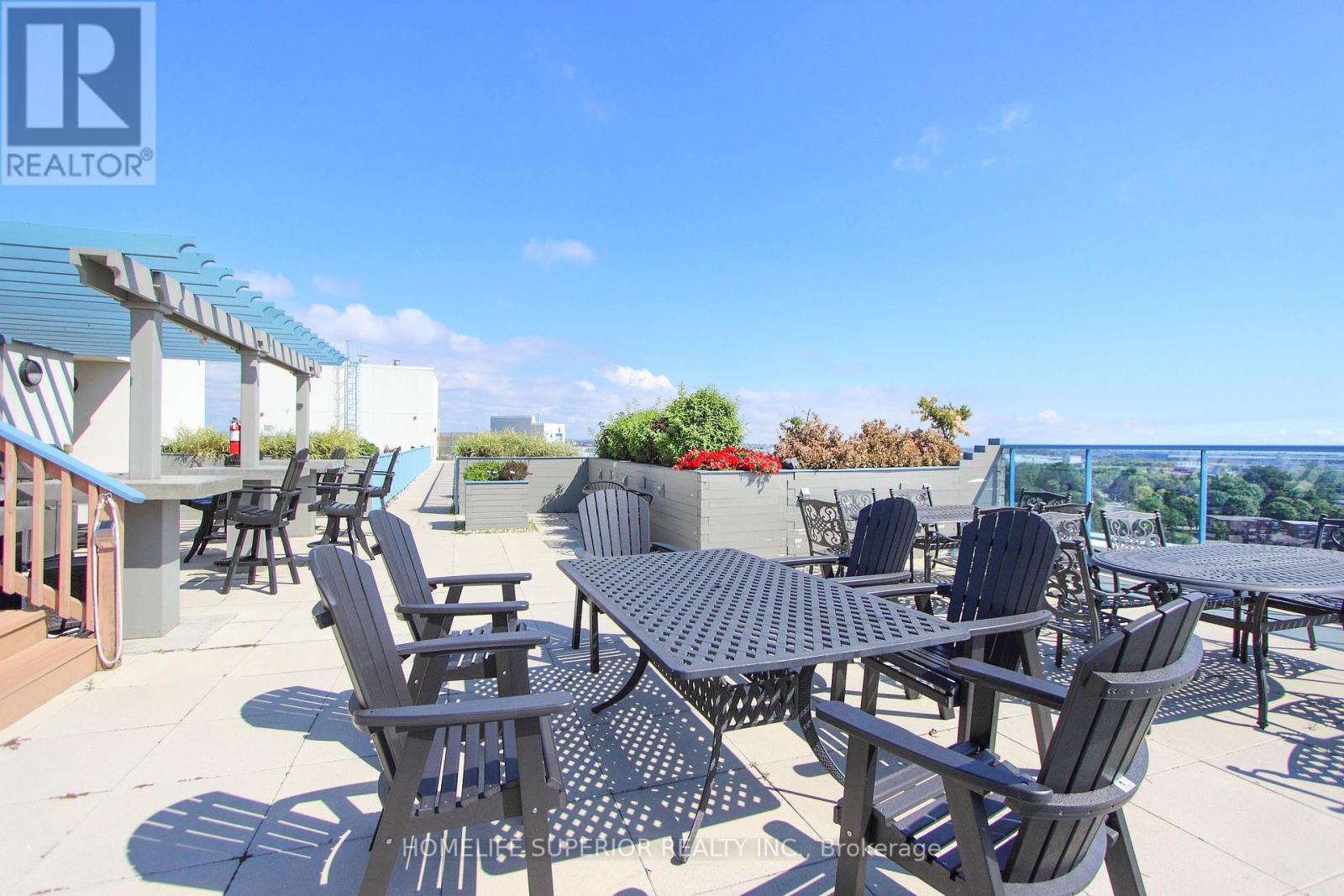 #903 -360 WATSON ST W, #903