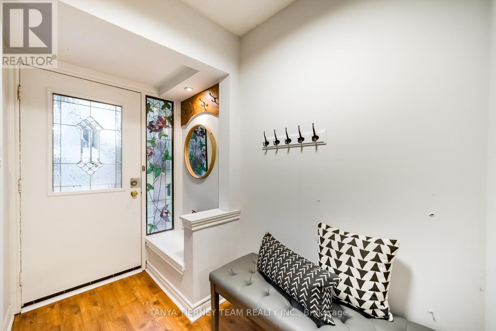 86 CALAIS ST