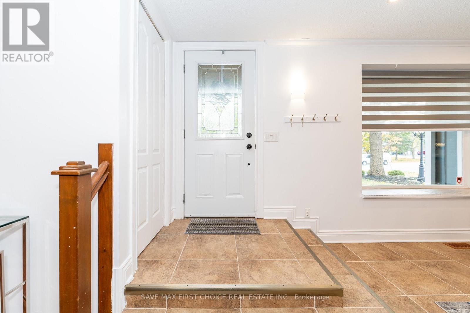 180 COLUMBUS RD W