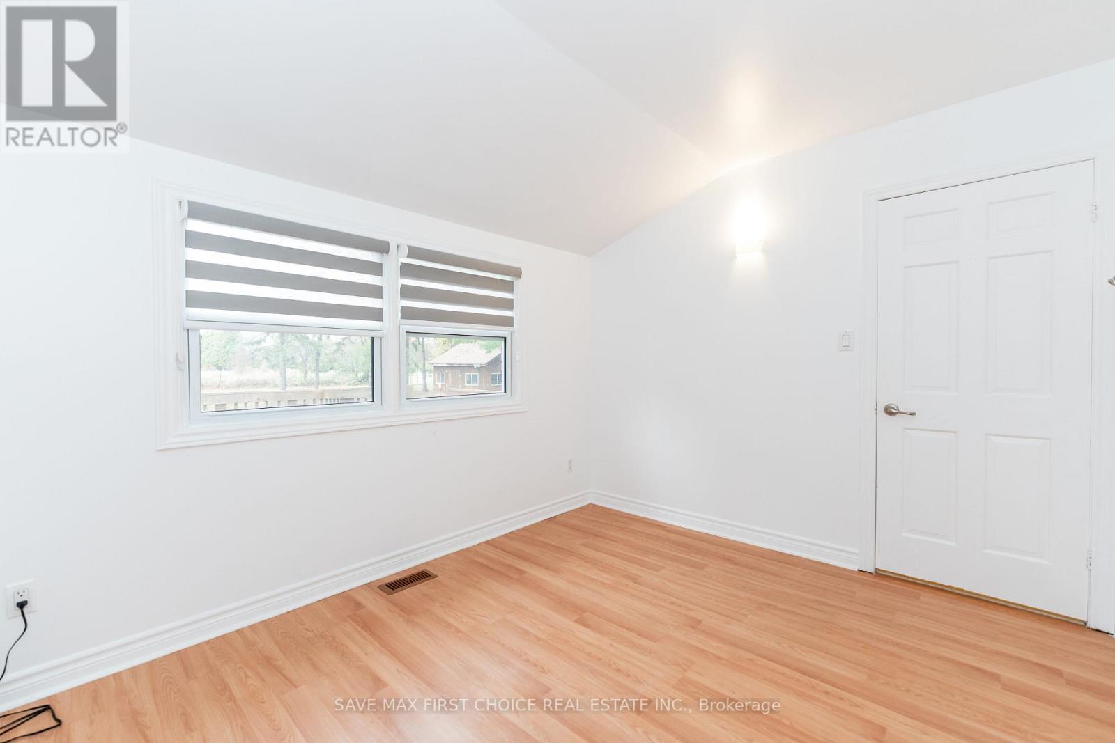 180 COLUMBUS RD W