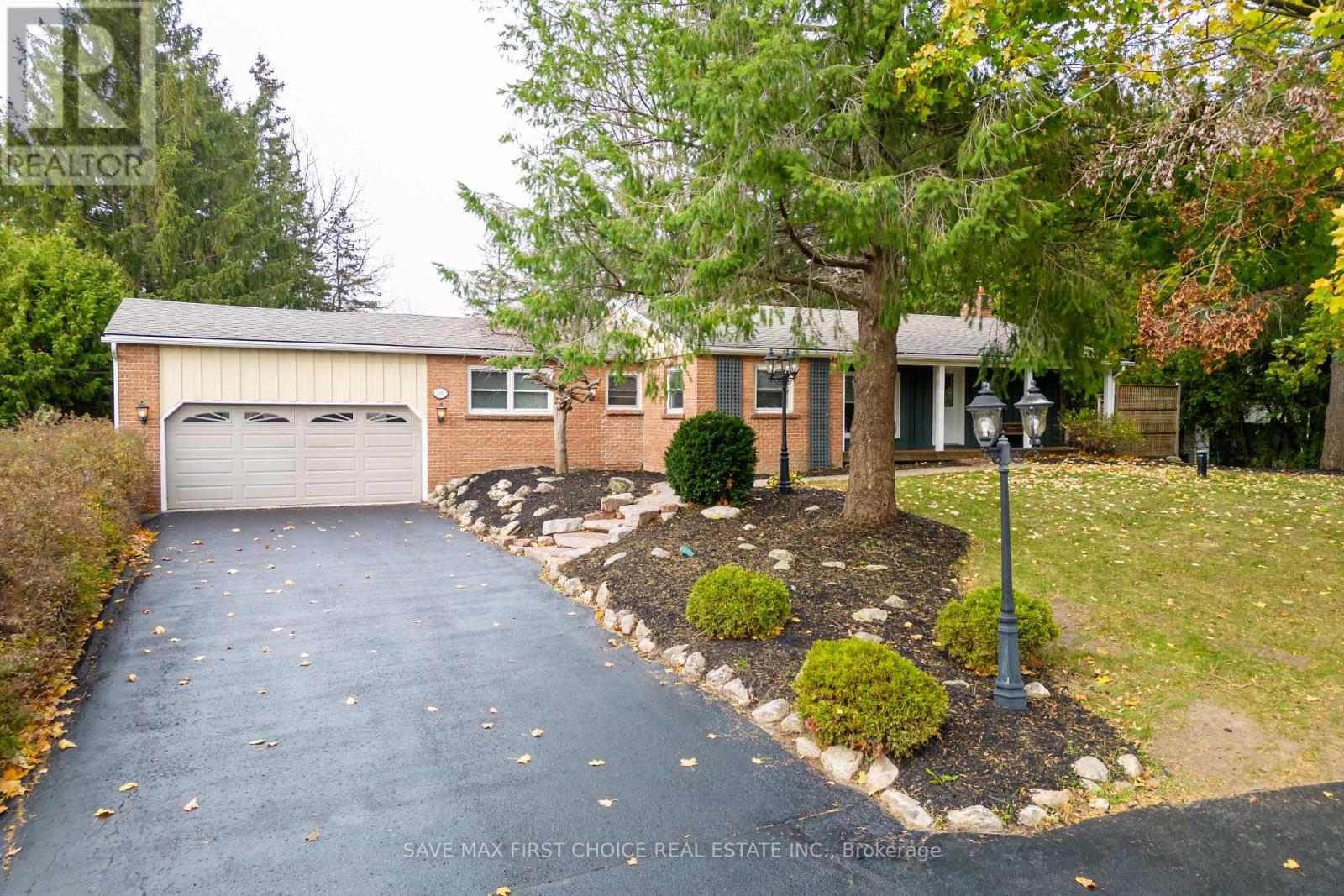 180 COLUMBUS RD W