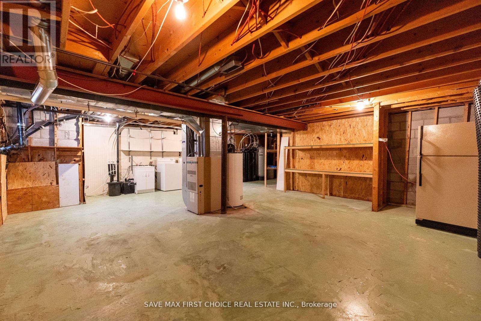 180 COLUMBUS RD W