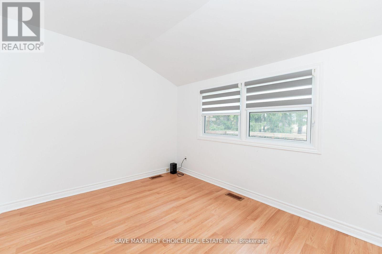 180 COLUMBUS RD W