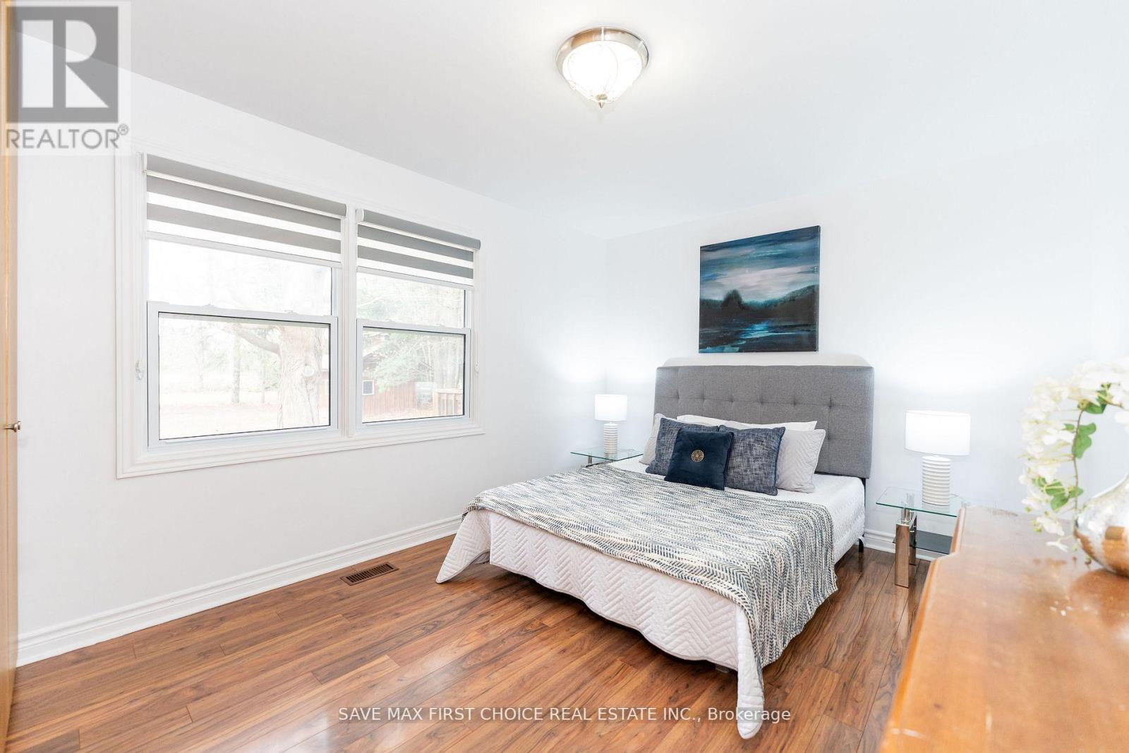 180 COLUMBUS RD W