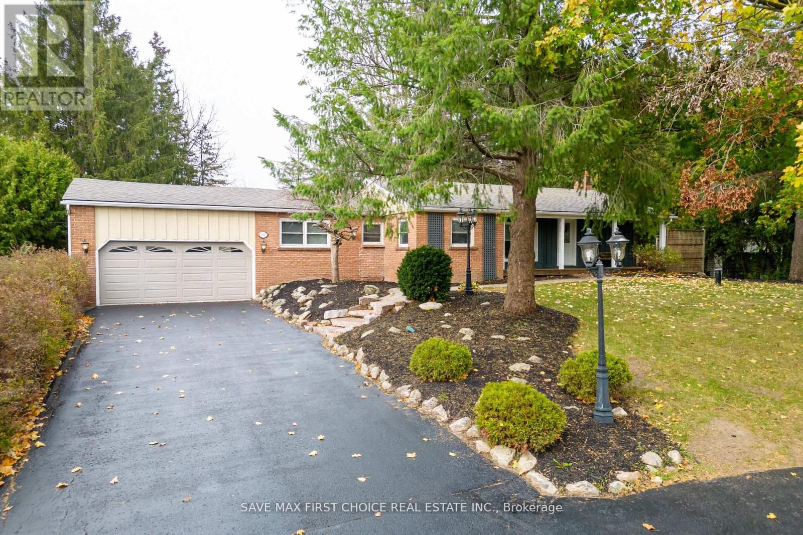 180 COLUMBUS RD W