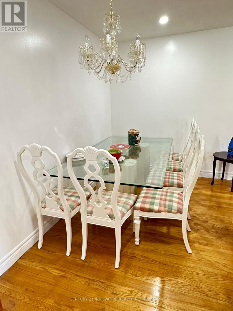 325 DYSON RD E